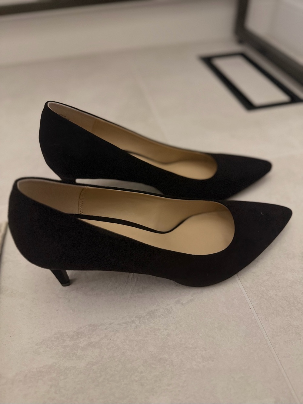 GAP Black Pointed-Toe Low Kitten Heel Pumps